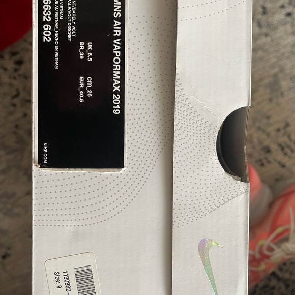 Neon VaporMax Orange and Yellow - Picture 2 of 3